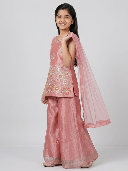 Crush Fendy Multicolor Embroidery Chic
