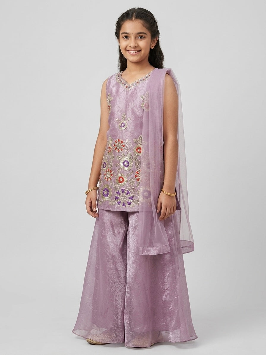 Crush Fendy Multicolor Embroidery Chic