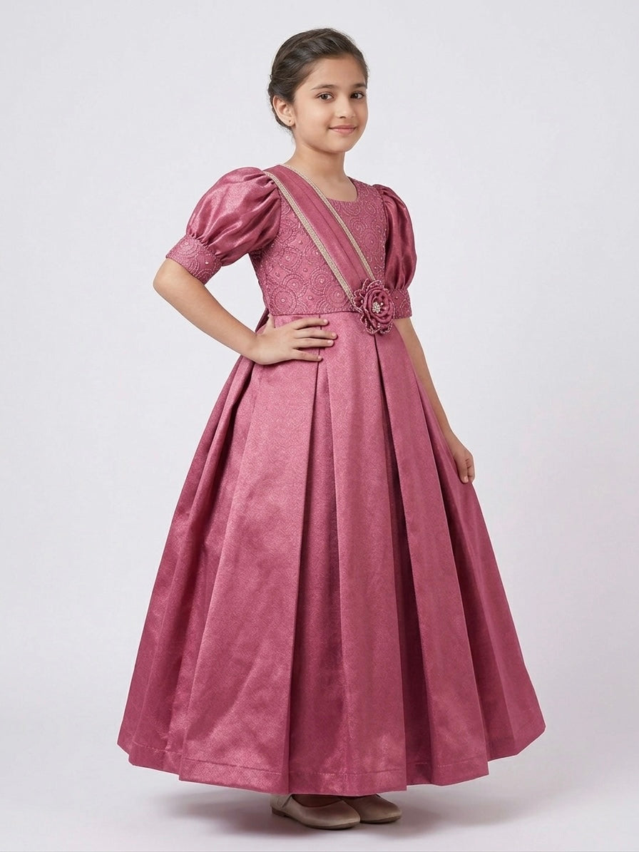 🌟 Elegant Mauve-Pink Party Wear Gown 🌟