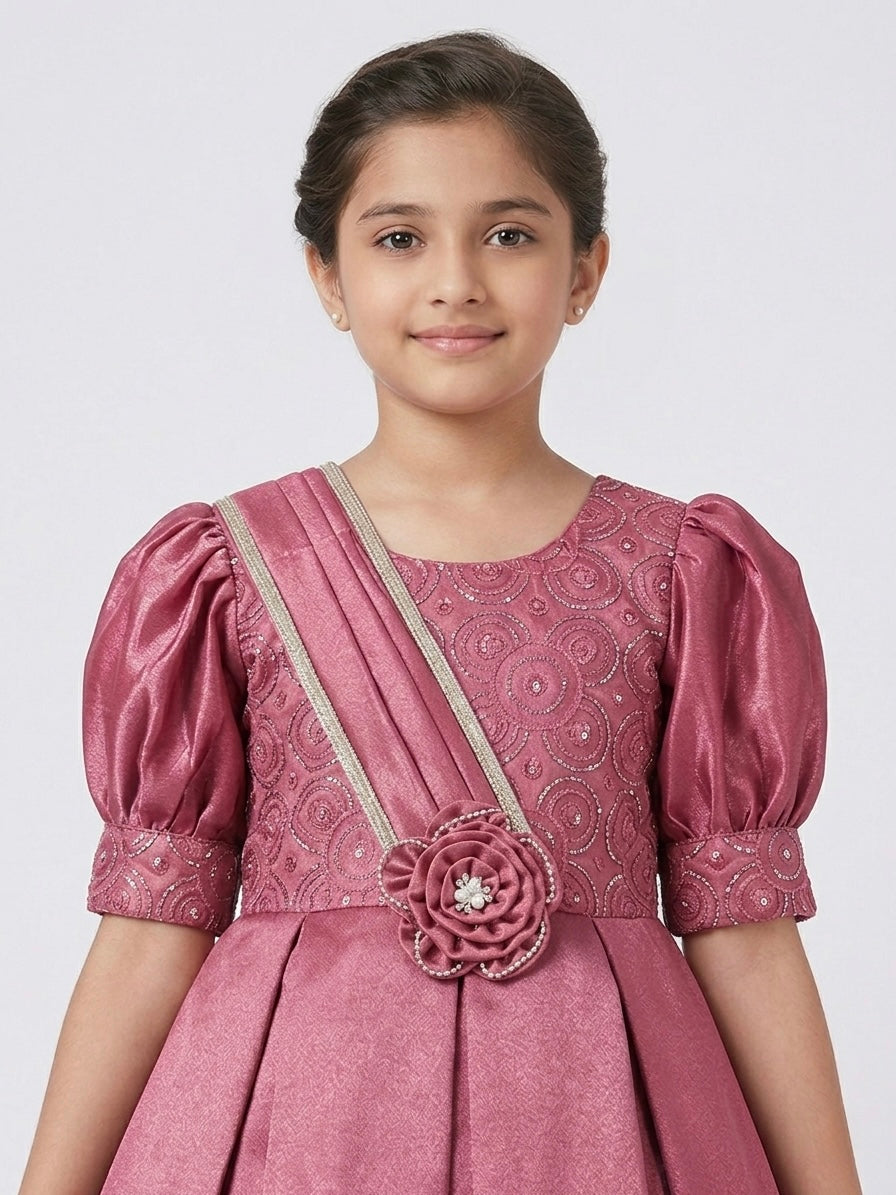 🌟 Elegant Mauve-Pink Party Wear Gown 🌟
